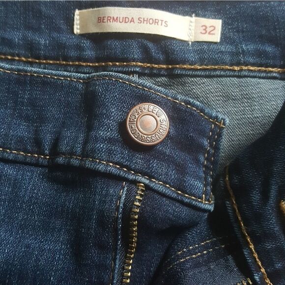 Levi's Bermuda jean shorts Size 32 - Picture 3 of 6